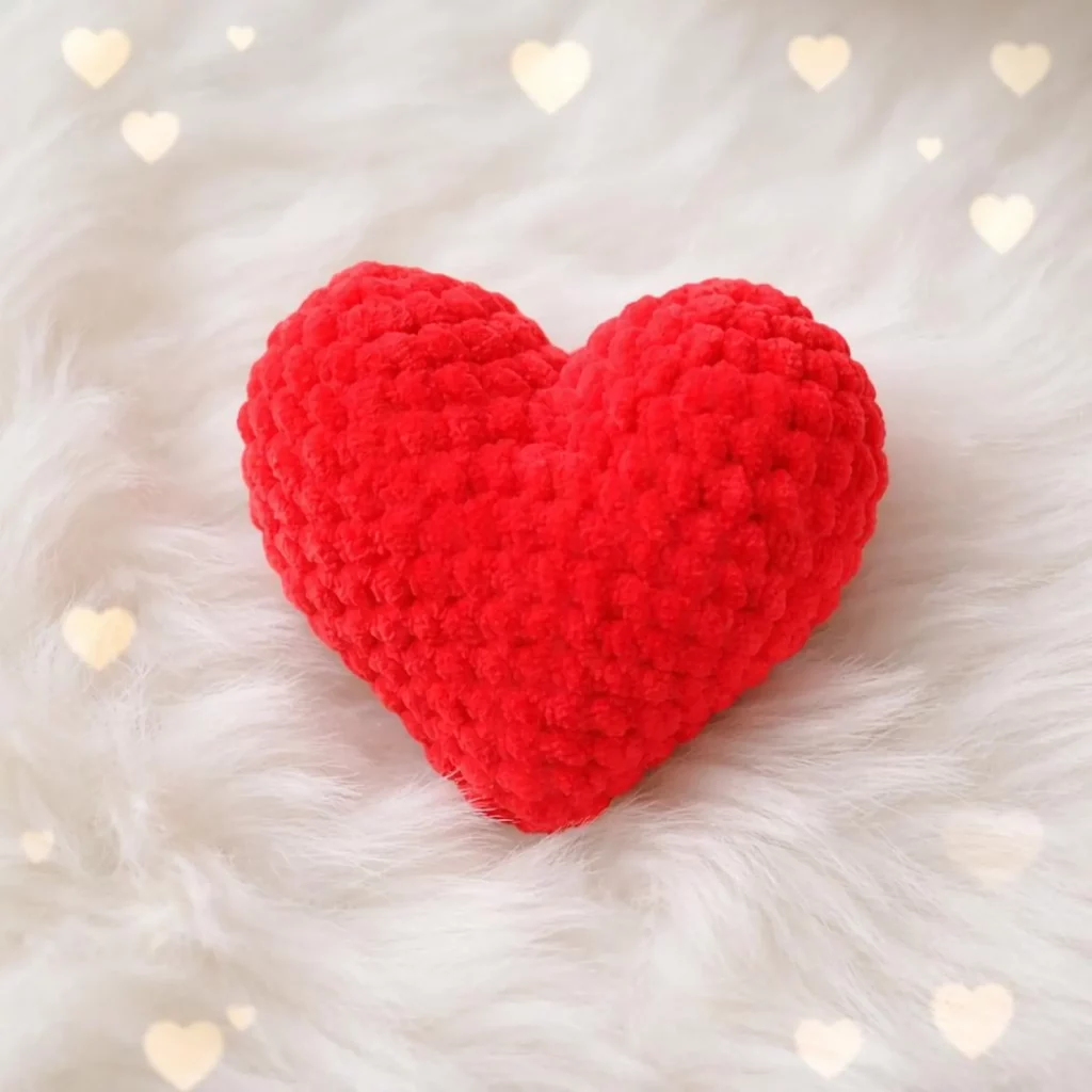 Plush Crochet Heart Pattern (photo 1)